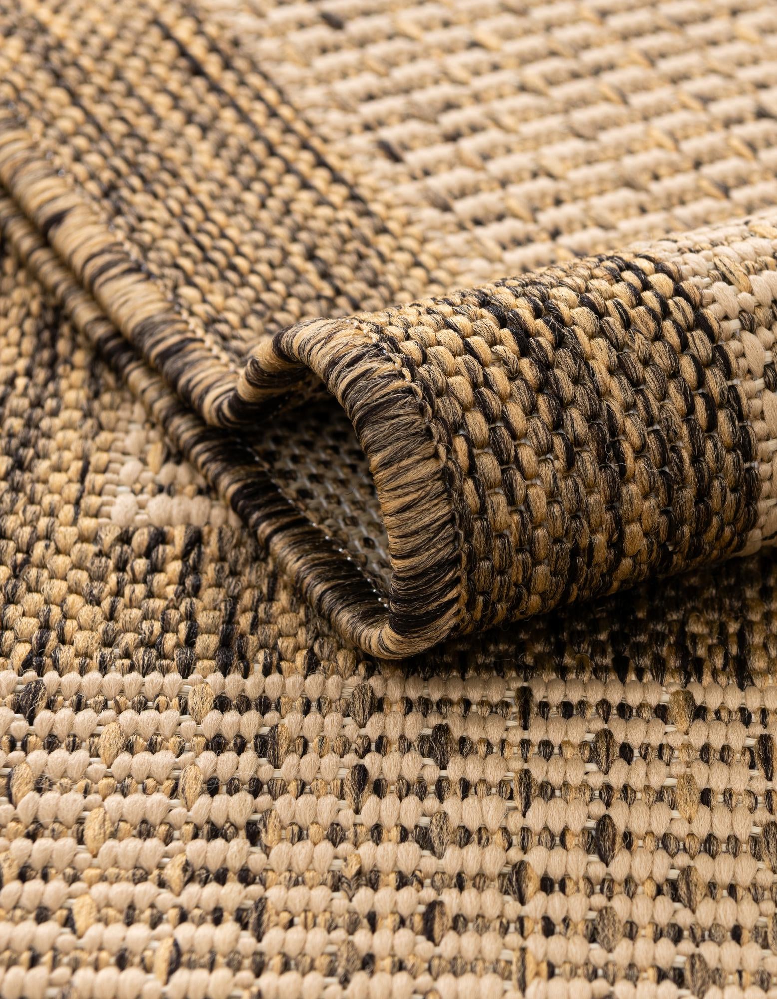 6' x 6' Easy-Clean Border Indoor / Outdoor Square Rug