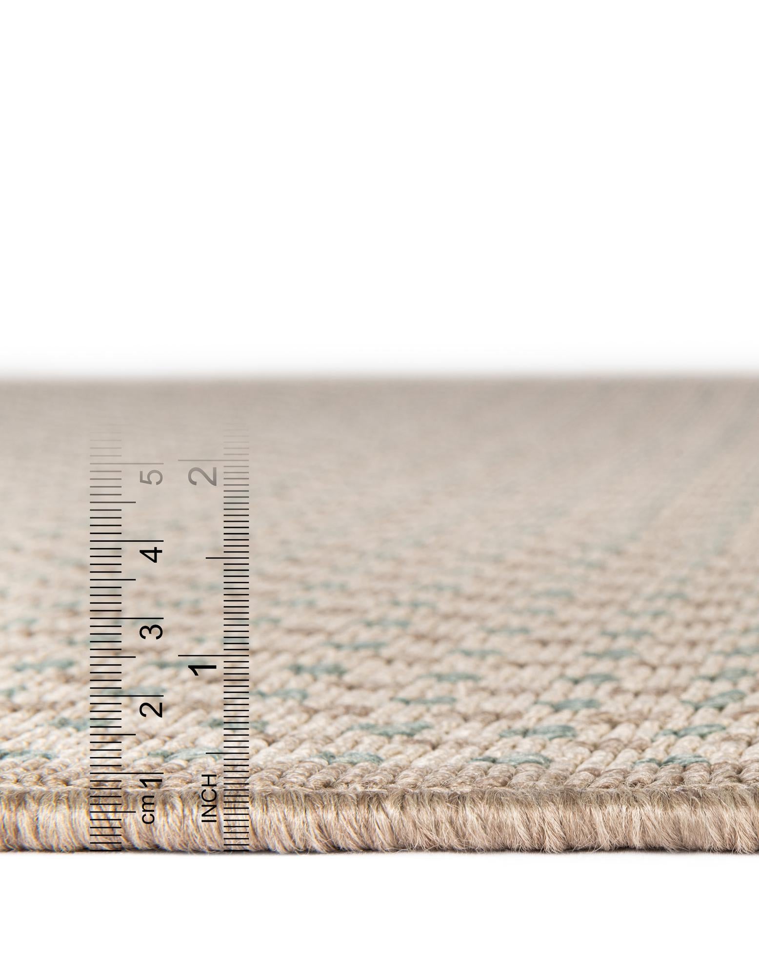 7' 10 x 7' 10 Easy-Clean Border Indoor / Outdoor Square Rug