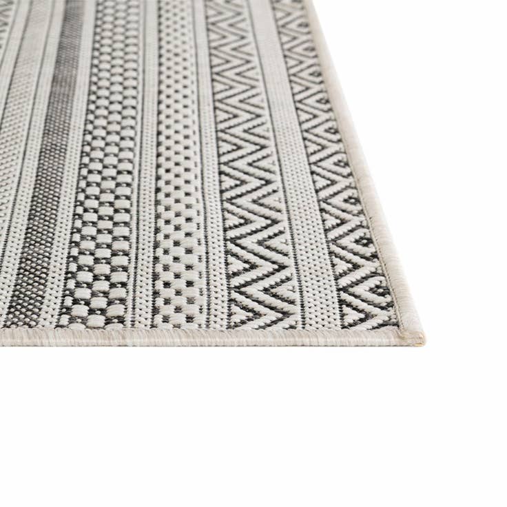 Detail image of 5' 3 x 5' 3 Easy-Clean Ribbon Indoor / Outdoor Square Rug