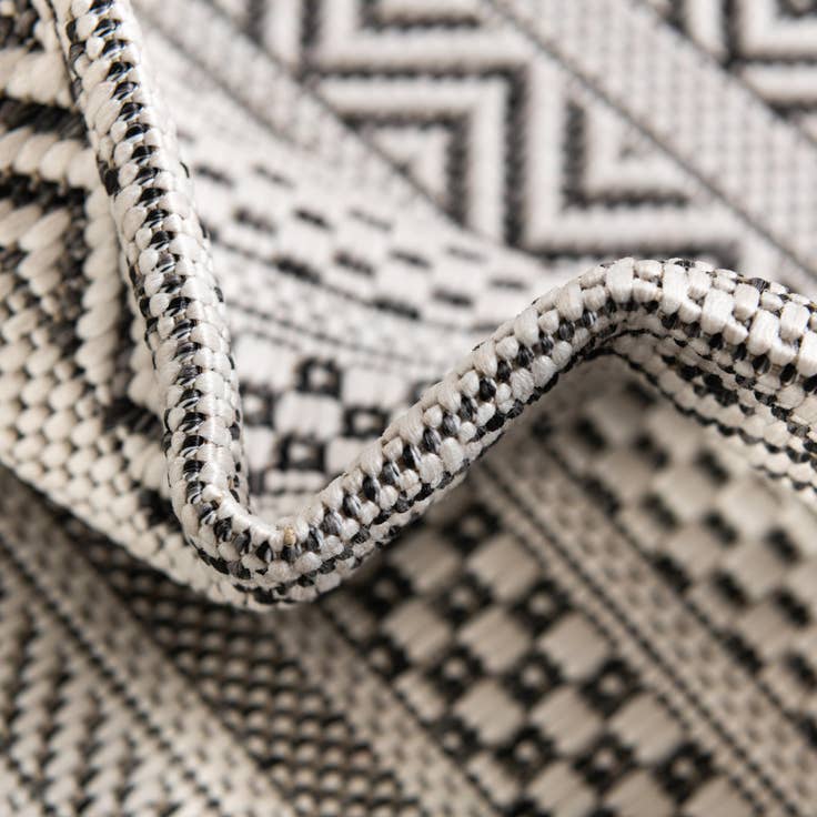 Detail image of 5' 3 x 5' 3 Easy-Clean Ribbon Indoor / Outdoor Square Rug