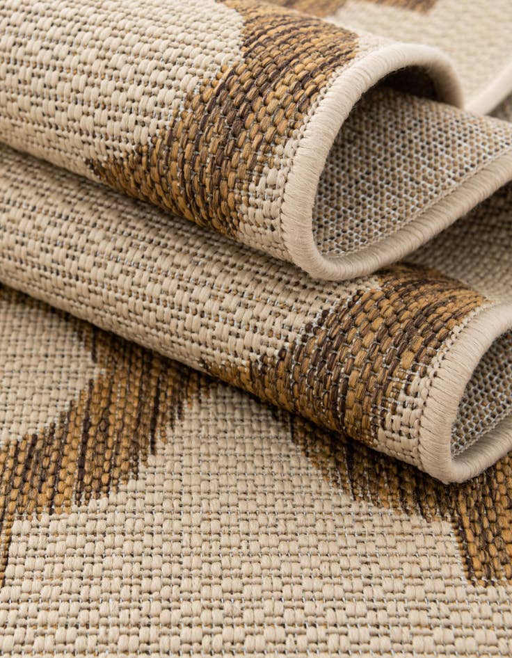 Detail image of 6' x 6' Easy-Clean Trellis Indoor / Outdoor Square Rug