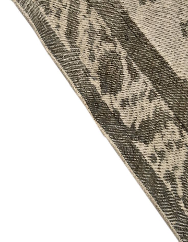 Detail image of 9' 3 x 9' 10  Hand Knotted Ultra Vintage Persian Wool Square Rug