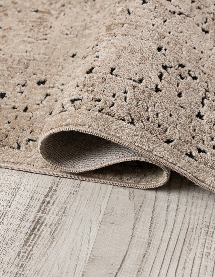 Detail image of 7' x 7' Villa Square Rug