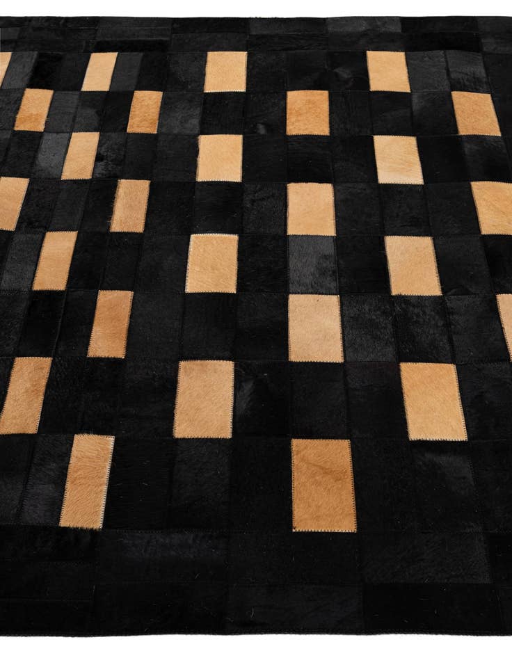 Detail image of 5' 1 x 7' 11 Cowhide - Patchwork Rug