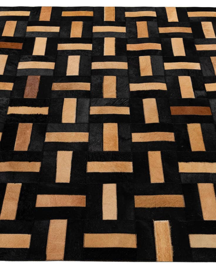 Detail image of 5' 1 x 7' 11 Cowhide - Patchwork Rug