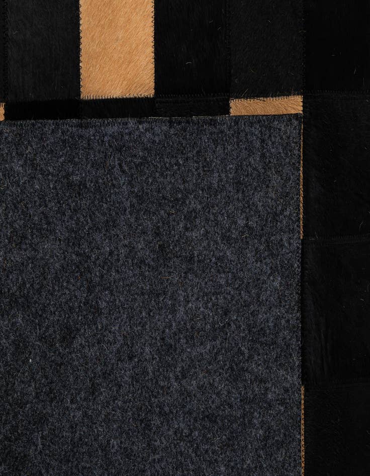 Detail image of 5' x 7' 10 Cowhide - Patchwork Rug