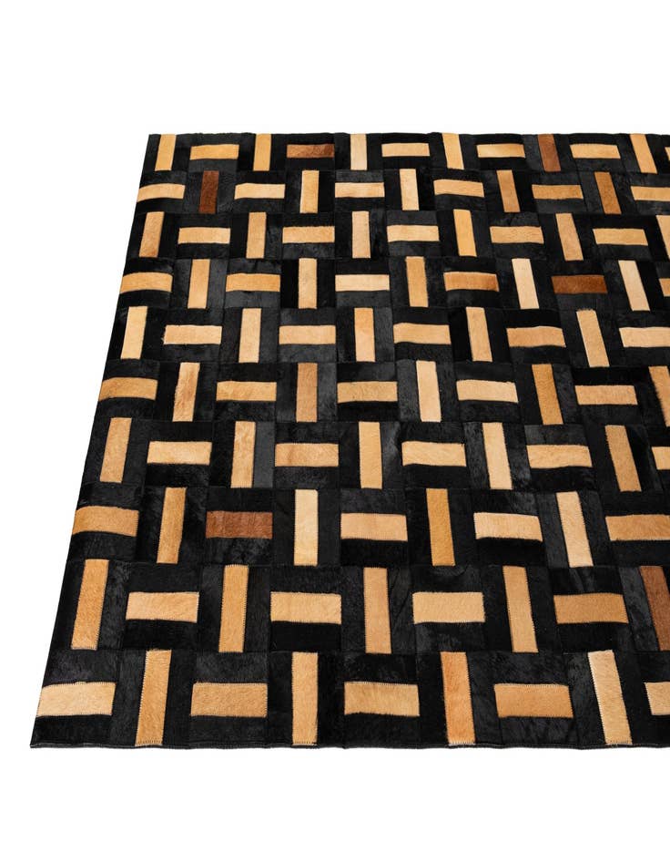 Detail image of 5' 1 x 8' Cowhide - Patchwork Rug