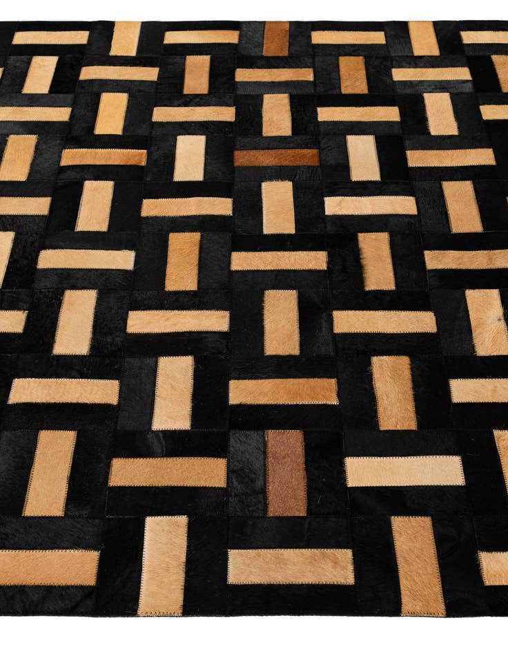 Detail image of 5' 1 x 8' Cowhide - Patchwork Rug