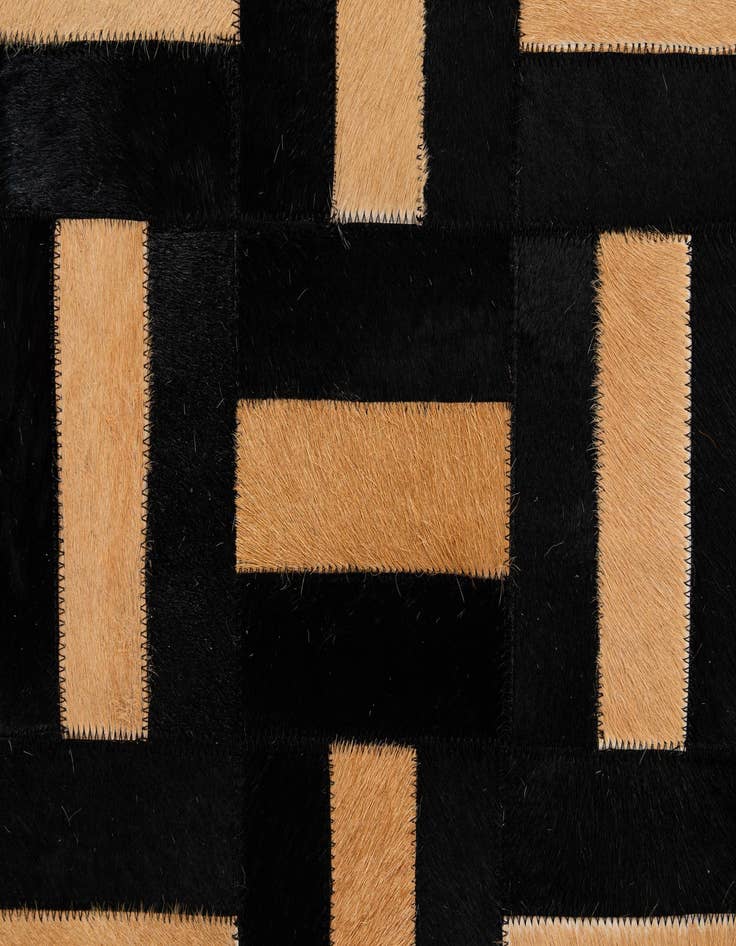 Detail image of 5' 1 x 8' Cowhide - Patchwork Rug