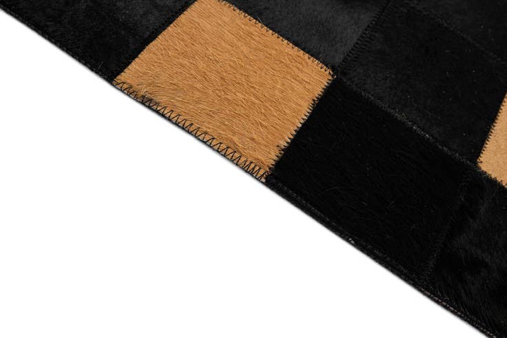 Detail image of 5' x 7' 11 Cowhide - Patchwork Rug