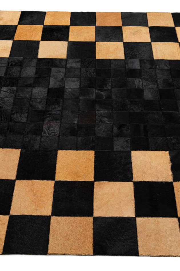 Detail image of 5' 1 x 8' Cowhide - Patchwork Rug