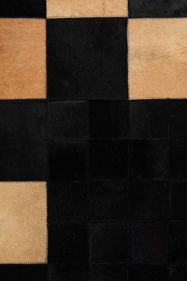 Detail image of 5' 1 x 8' Cowhide - Patchwork Rug