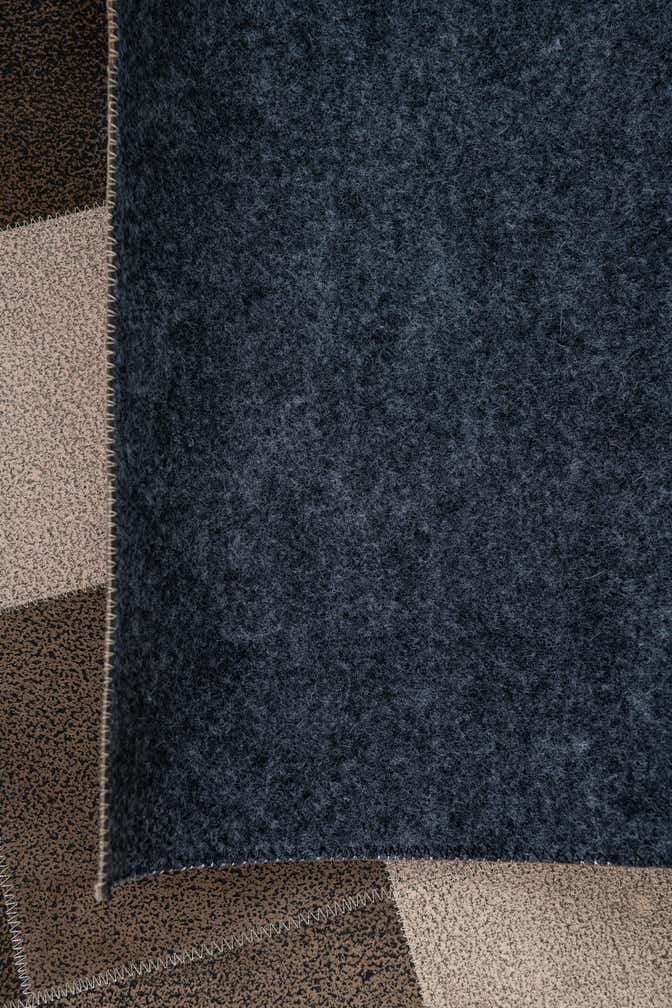 5' x 7' 8 Cowhide Leather Rug