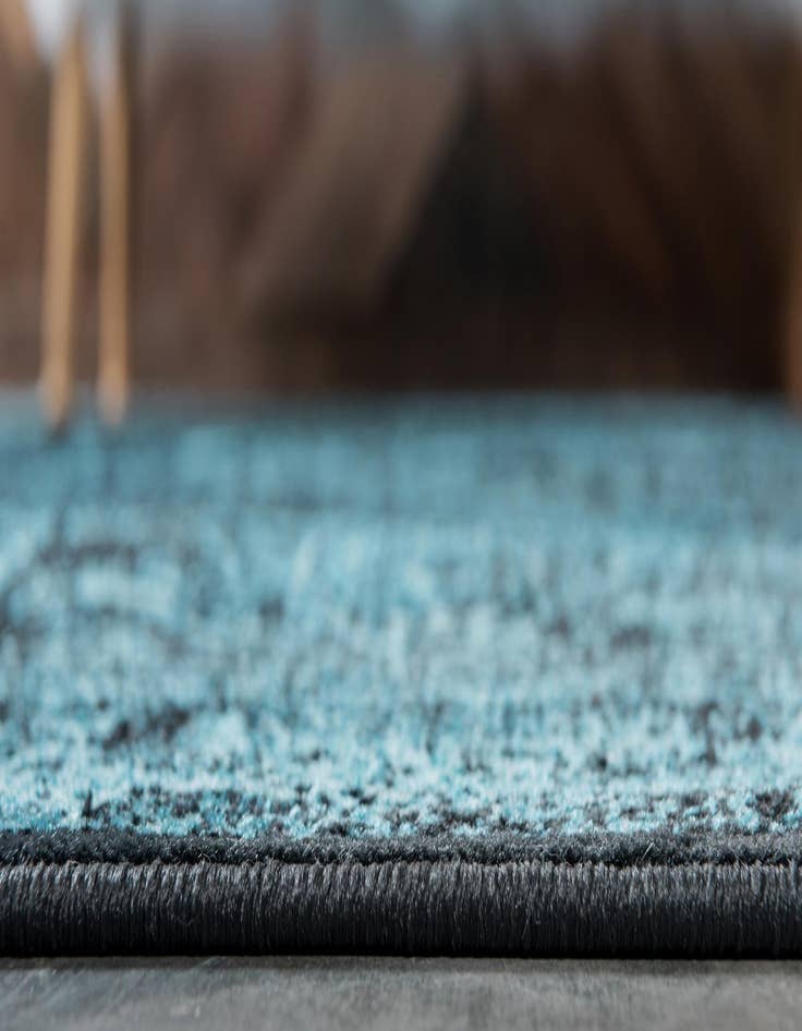 Detail image of 2' x 3' Istanbul Rug