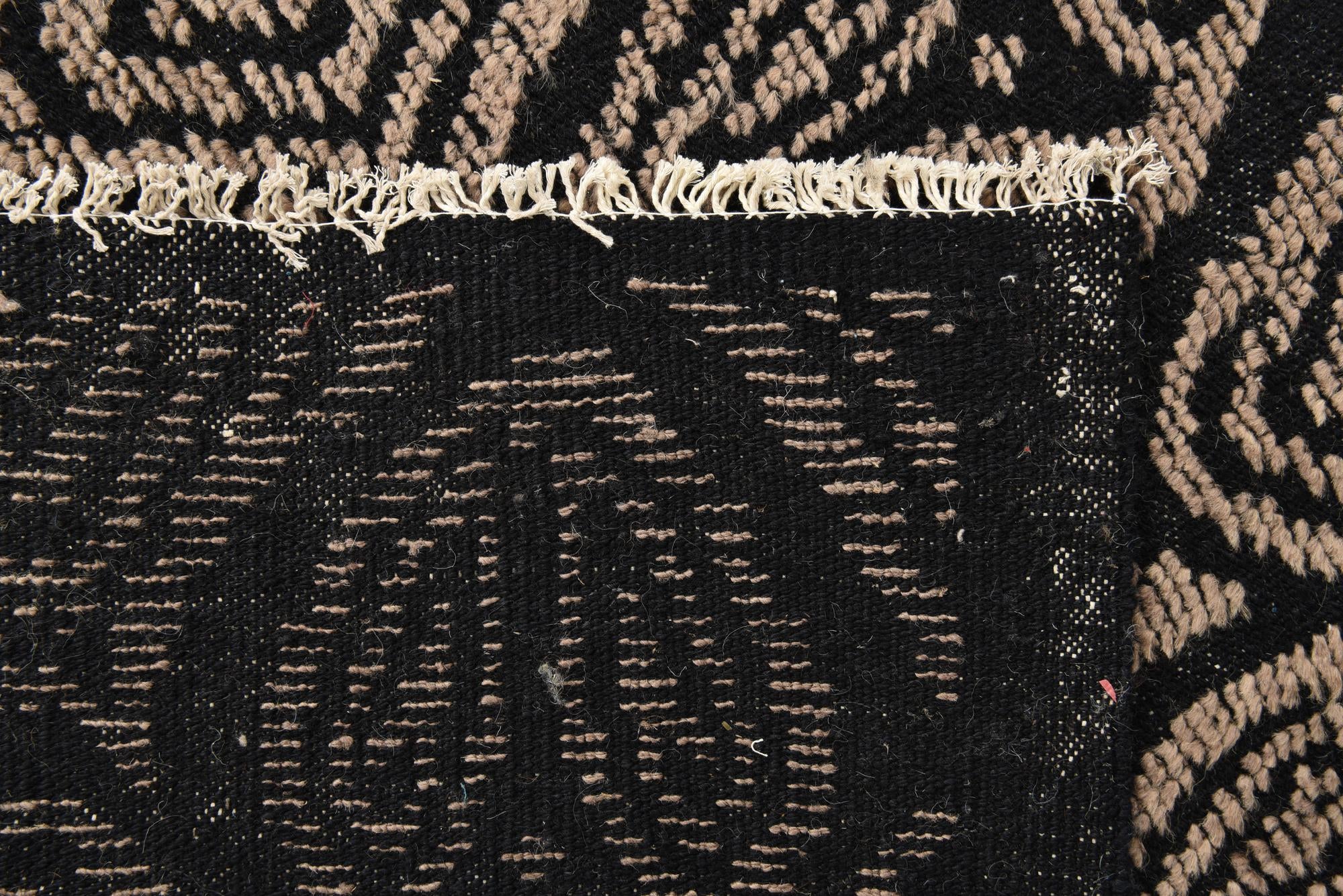 6' 6 x 9' 8 Hand Knotted Darya Wool Rug