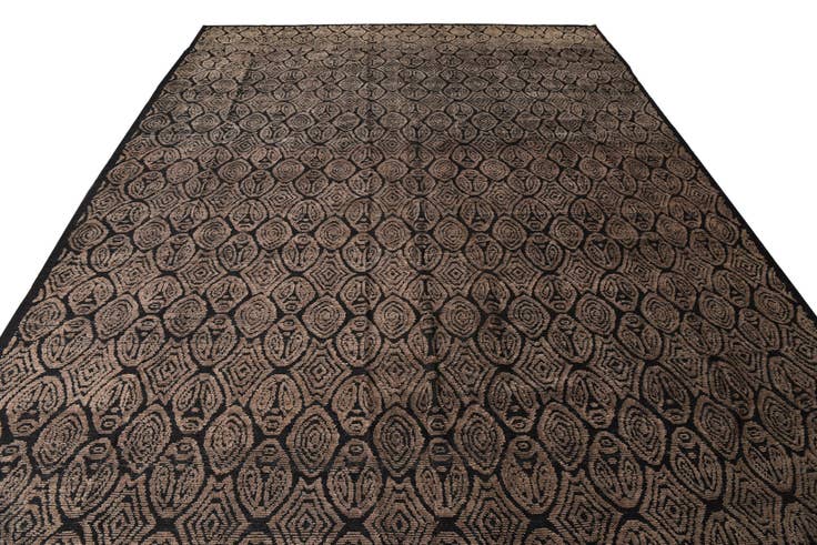 Detail image of 14' 2 x 20' 1 Hand Knotted Darya Wool Rug