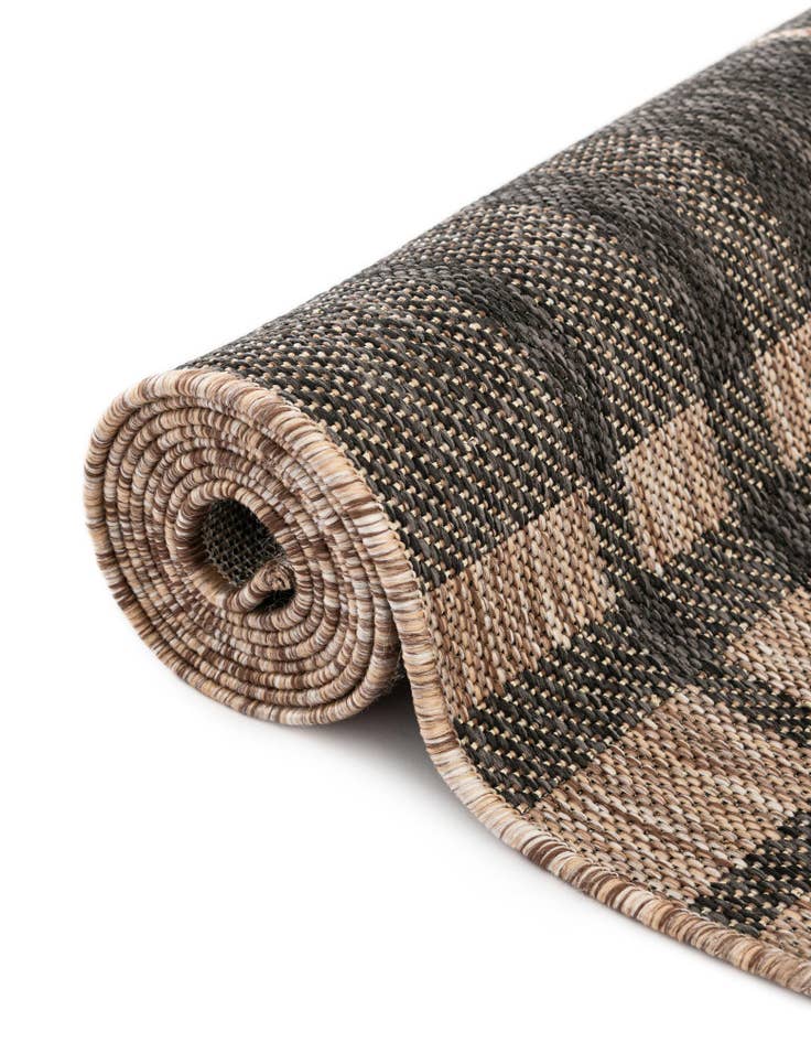 Detail image of 5' 3 x 8' Easy-Clean Checkered Indoor / Outdoor Rug