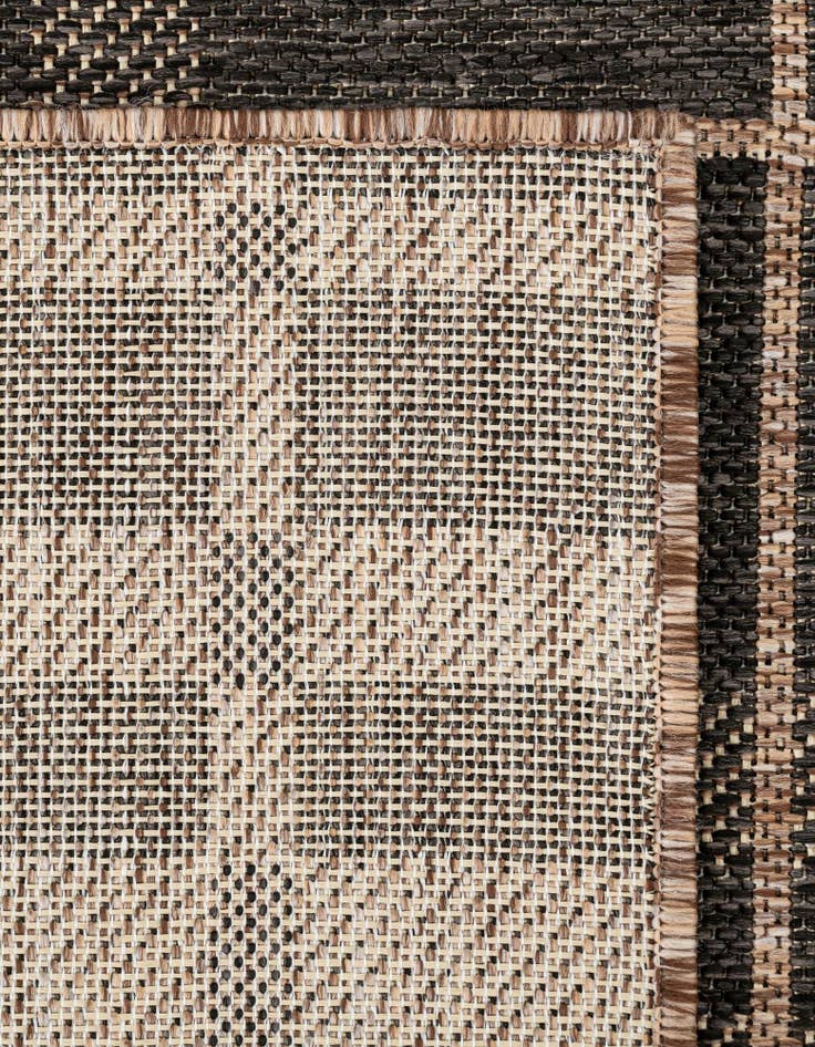 Detail image of 7' 10 x 11' Easy-Clean Checkered Indoor / Outdoor Rug
