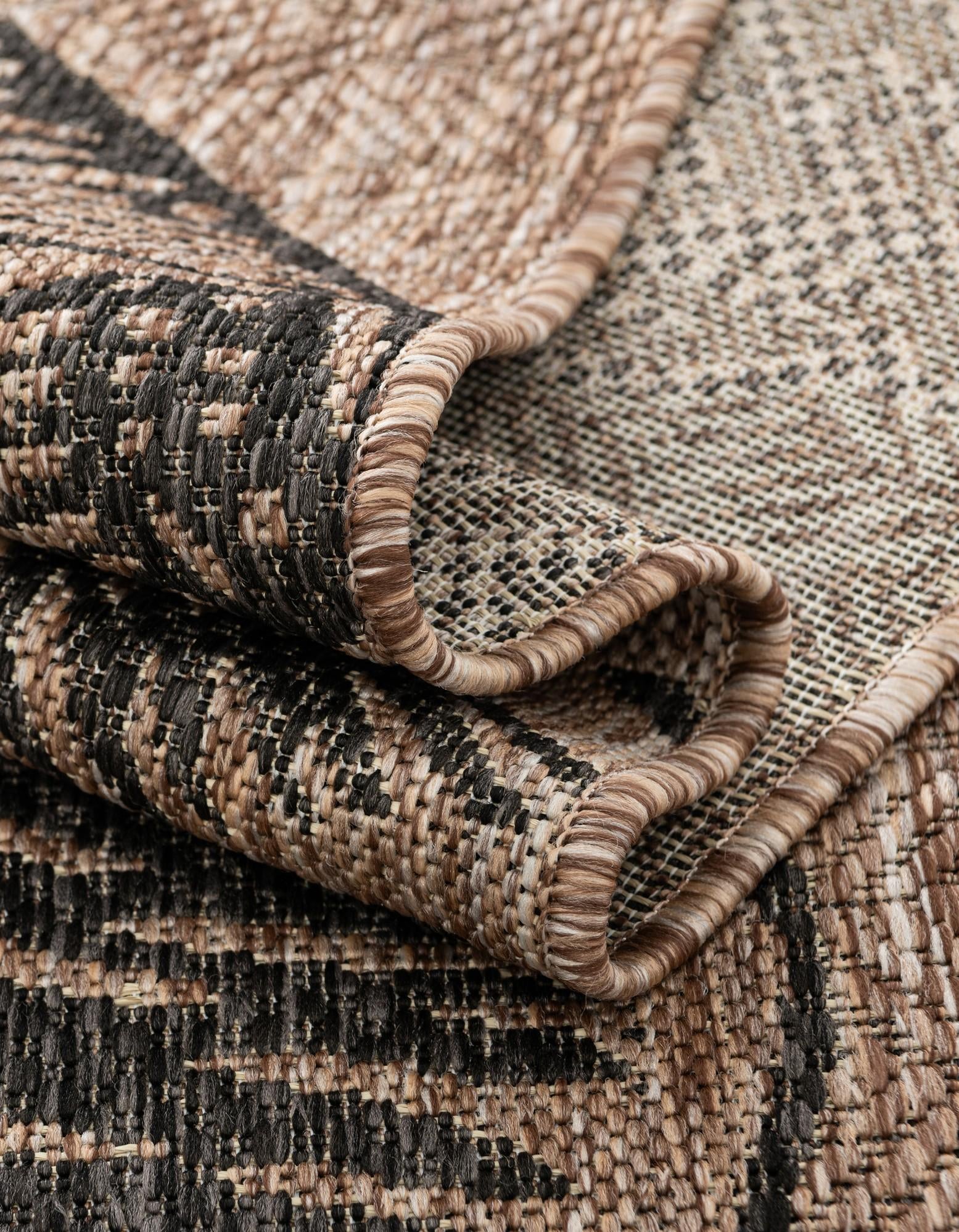 5' 3 x 7' Easy-Clean Coastal Indoor / Outdoor Rug