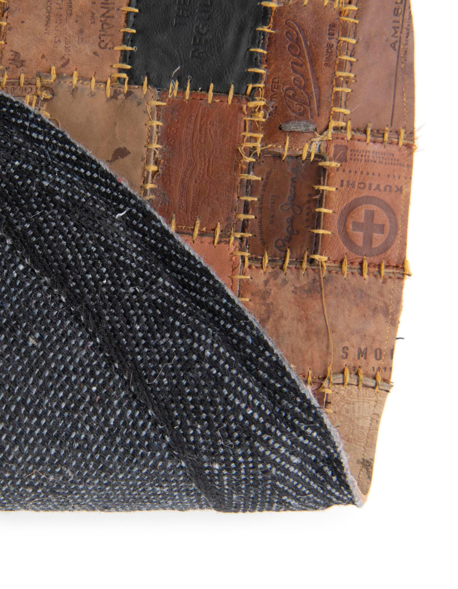 4' 1 x 4' 1 Jean Leather Tag Round Rug