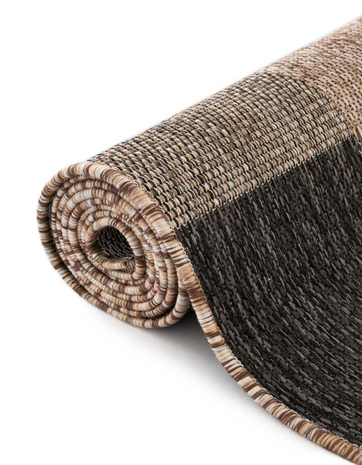 3' x 3' Easy-Clean Checkered Indoor / Outdoor Round Rug