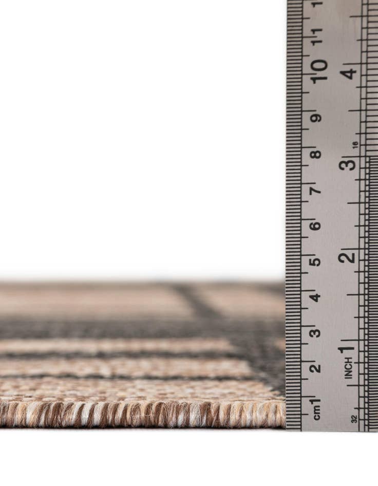 Detail image of 5' 3 x 5' 3 Easy-Clean Checkered Indoor / Outdoor Round Rug