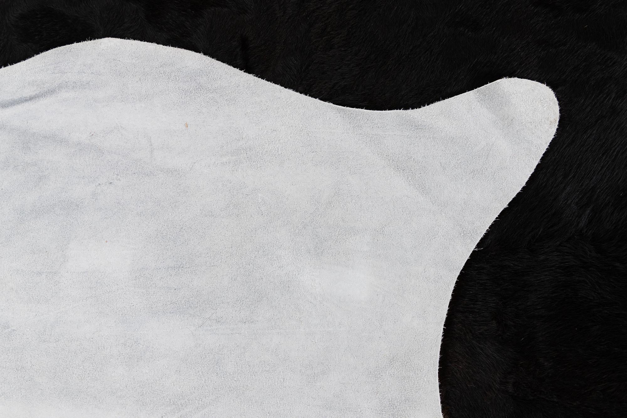 6' 6 x 6' 11 Cowhide Leather Square Rug