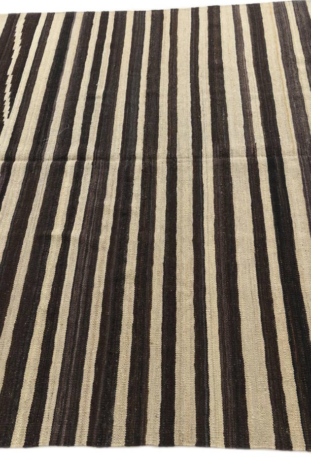 Detail image of 5' 10 x 8' Hand Woven Kilim Modern Wool Rug