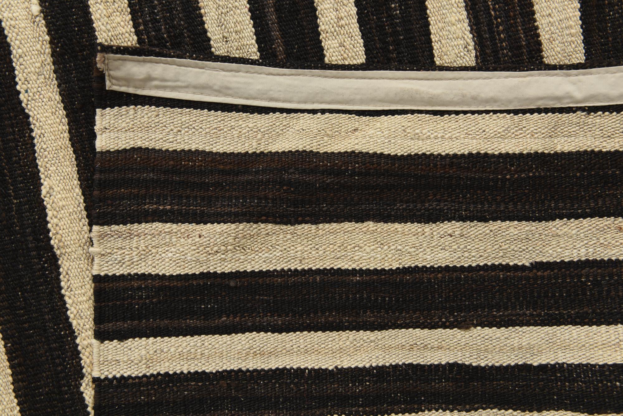 5' 10 x 8' Hand Woven Kilim Modern Wool Rug