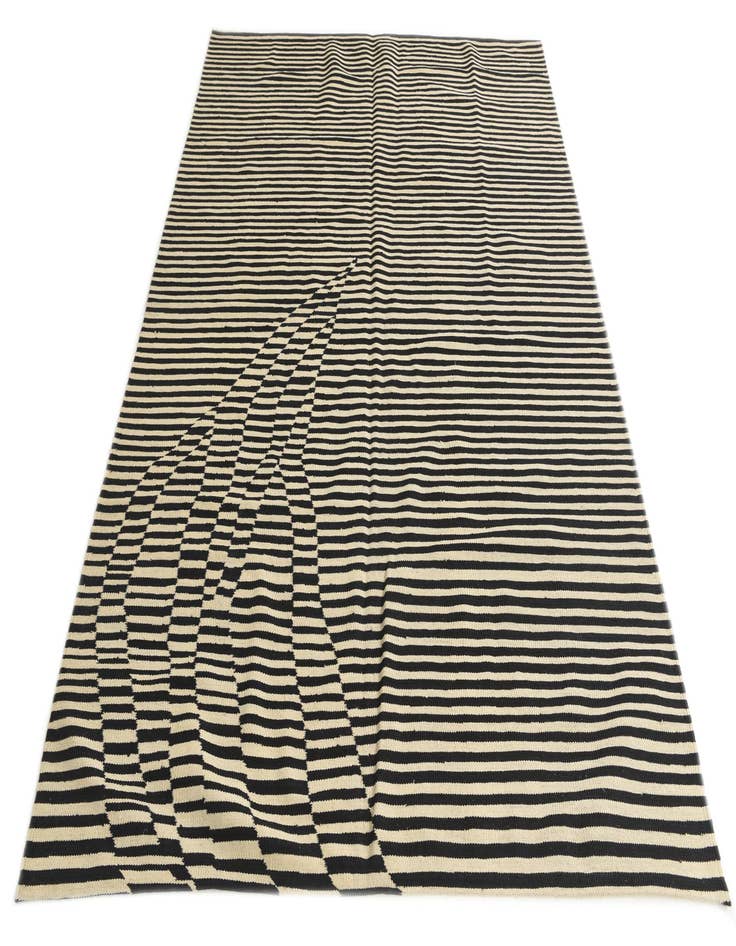 Detail image of 4' 7 x 7' 10  Hand Woven Kilim Modern Wool Rug