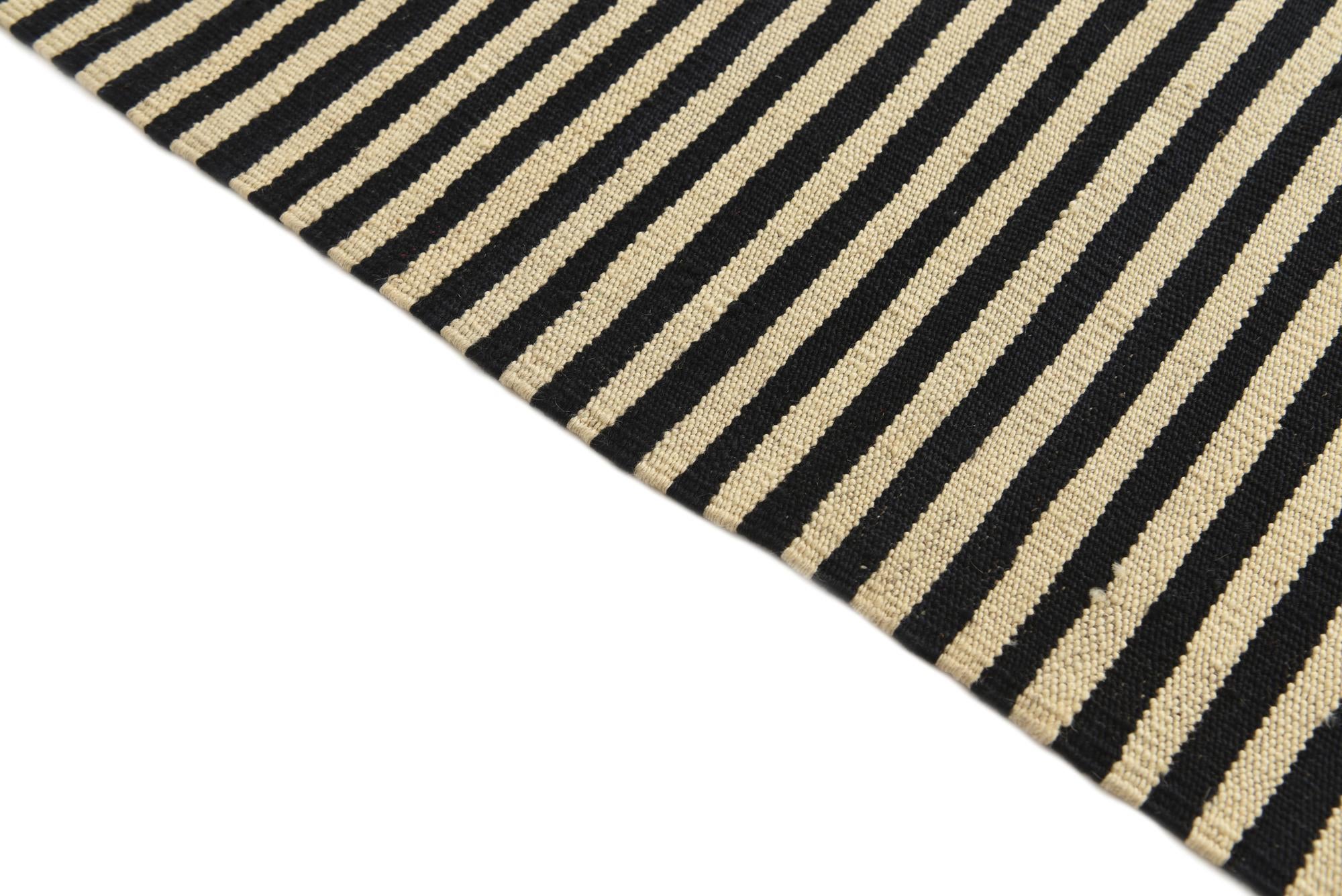 4' 7 x 7' 10 Hand Woven Kilim Modern Wool Rug