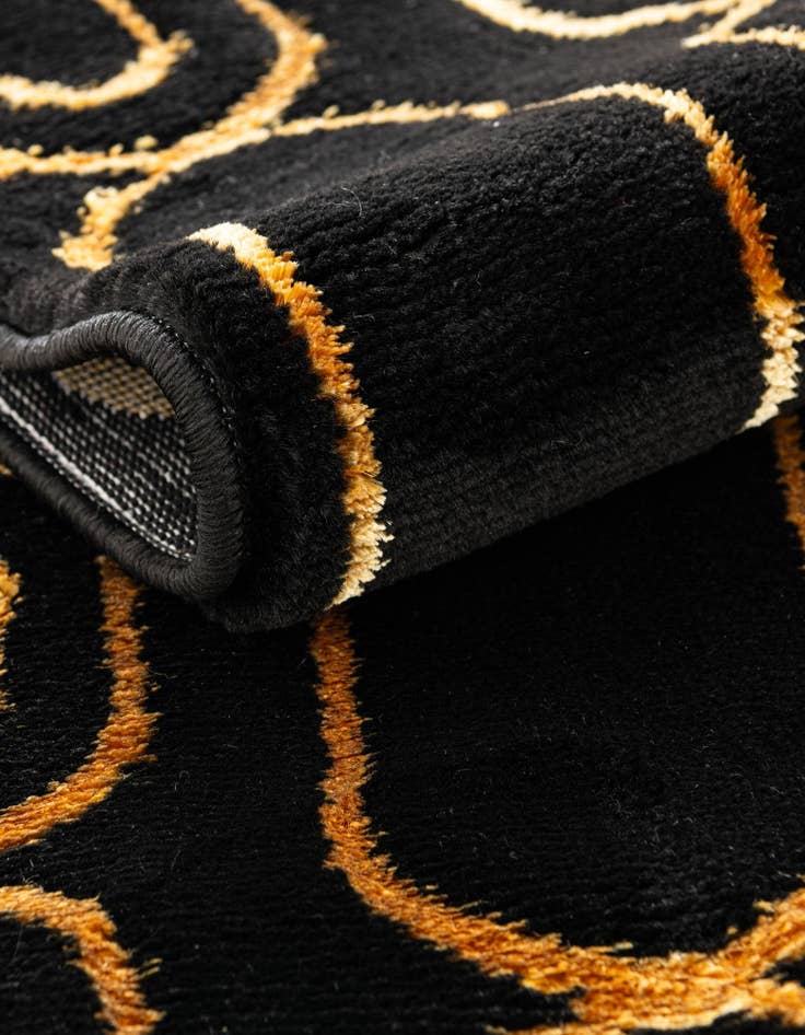 Detail image of 5' 3 x 8' Vogue Geo Rug
