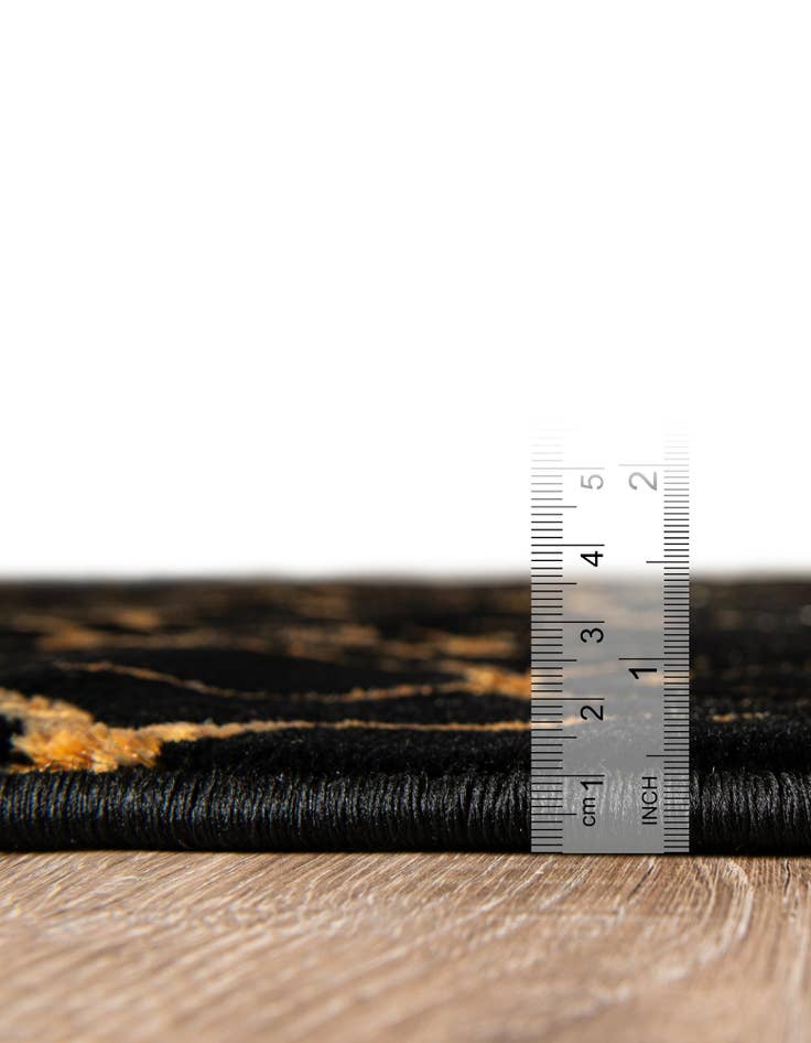 Detail image of 6' x 9' Vogue Geo Rug