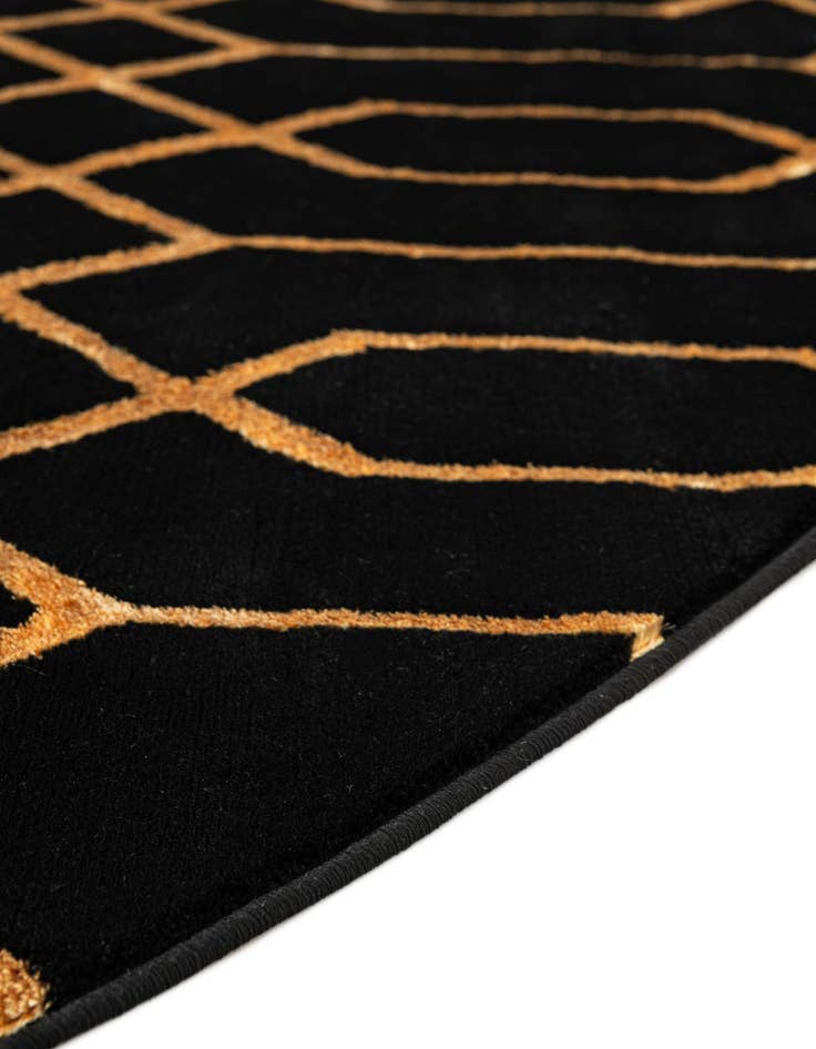 Detail image of 7' 10 x 7' 10  Marilyn Monroe&trade; Glam Trellis Round Rug