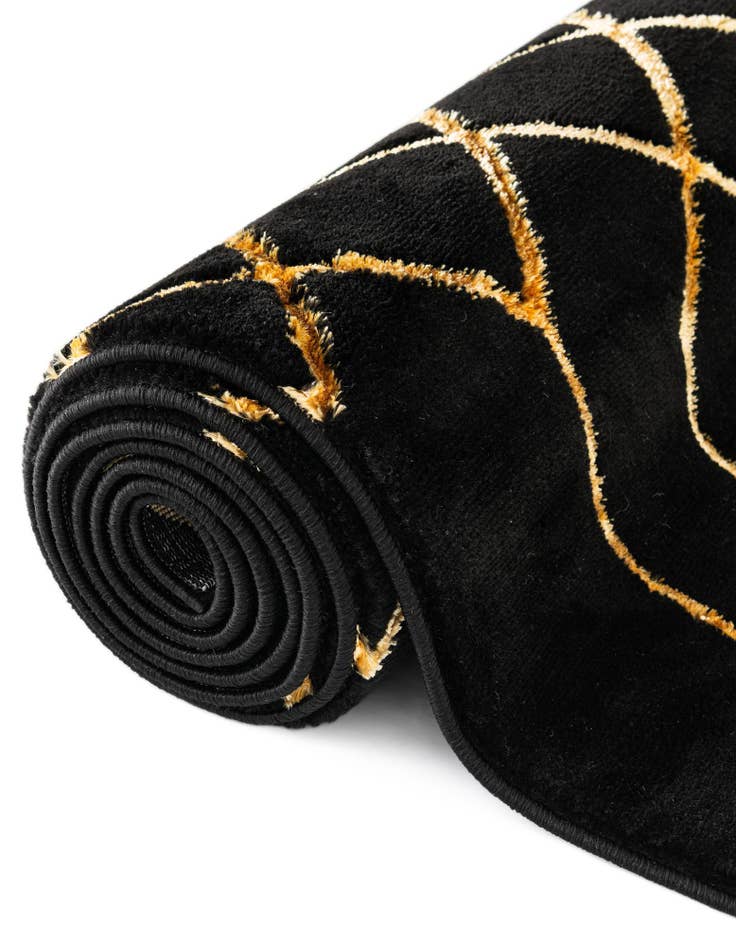 Detail image of 7' 10 x 7' 10  Marilyn Monroe&trade; Glam Trellis Round Rug