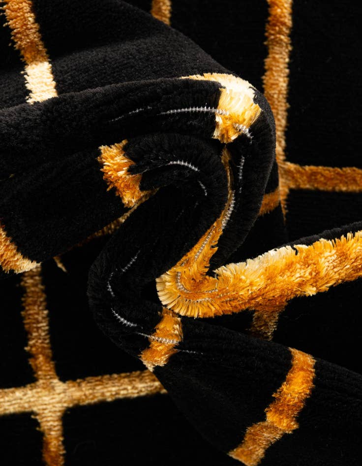 Detail image of 6' x 6' Marilyn Monroe™ Glam Deco Round Rug