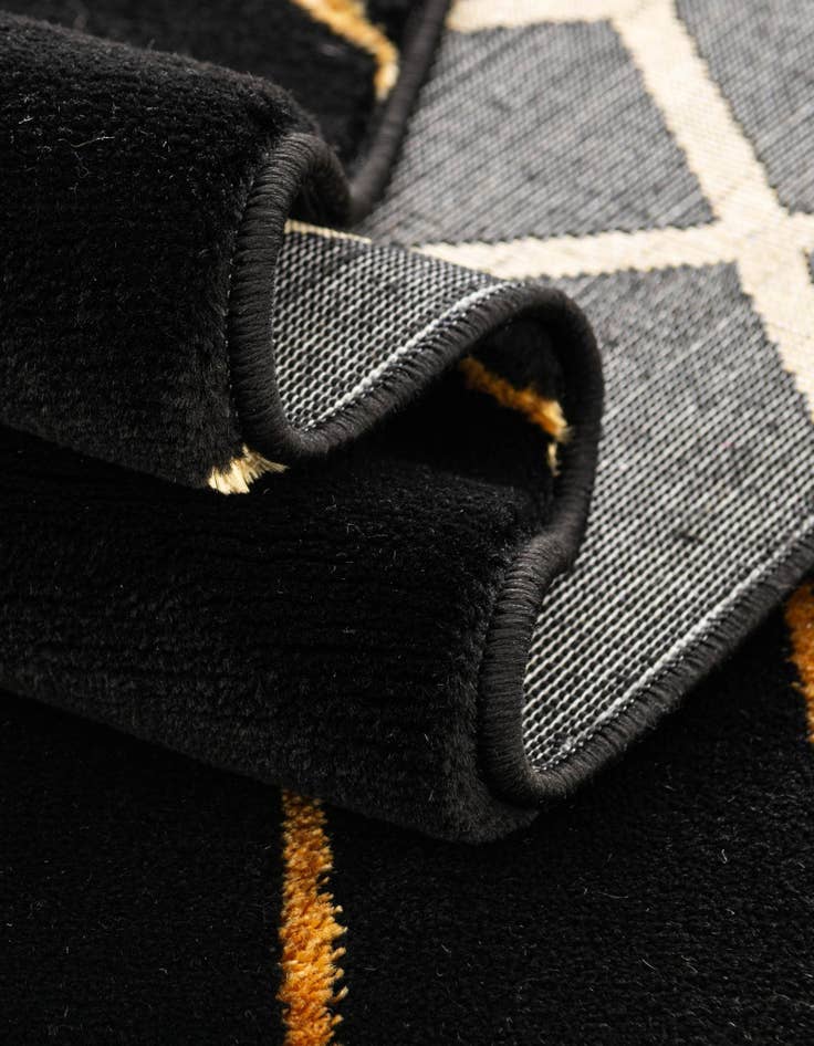 Detail image of 2' 7 x 12'  Marilyn Monroe&trade; Glam Trellis Runner Rug