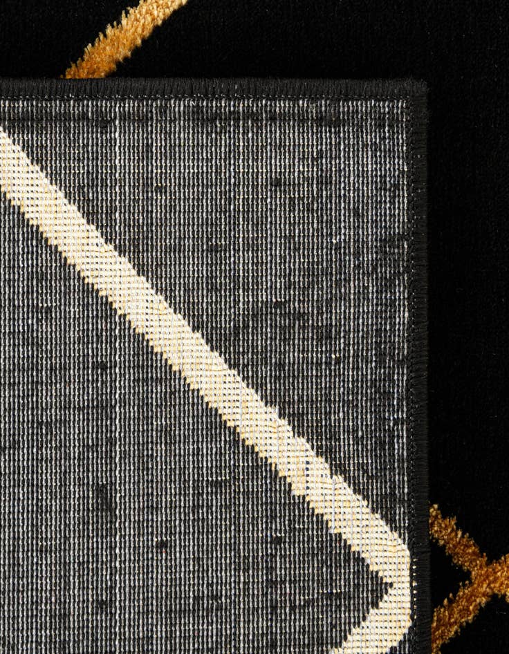 Detail image of 2' x 6' Vogue Geo Runner Rug