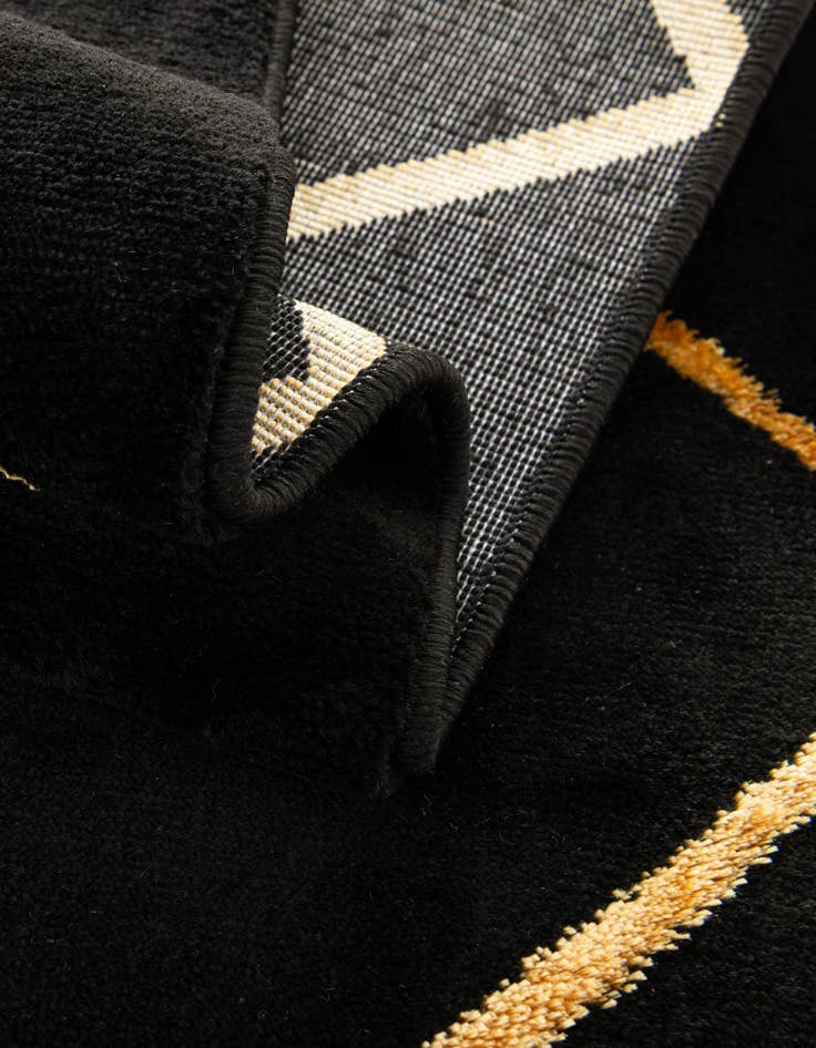Detail image of 2' x 6' Vogue Geo Runner Rug