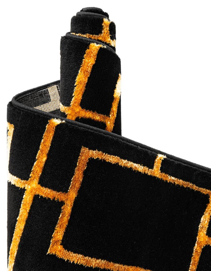 Detail image of 10' x 10'  Marilyn Monroe&trade; Glam Deco Square Rug