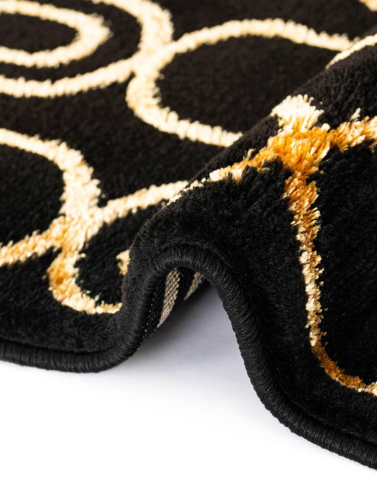 Detail image of 7' 10 x 7' 10 Vogue Geo Square Rug