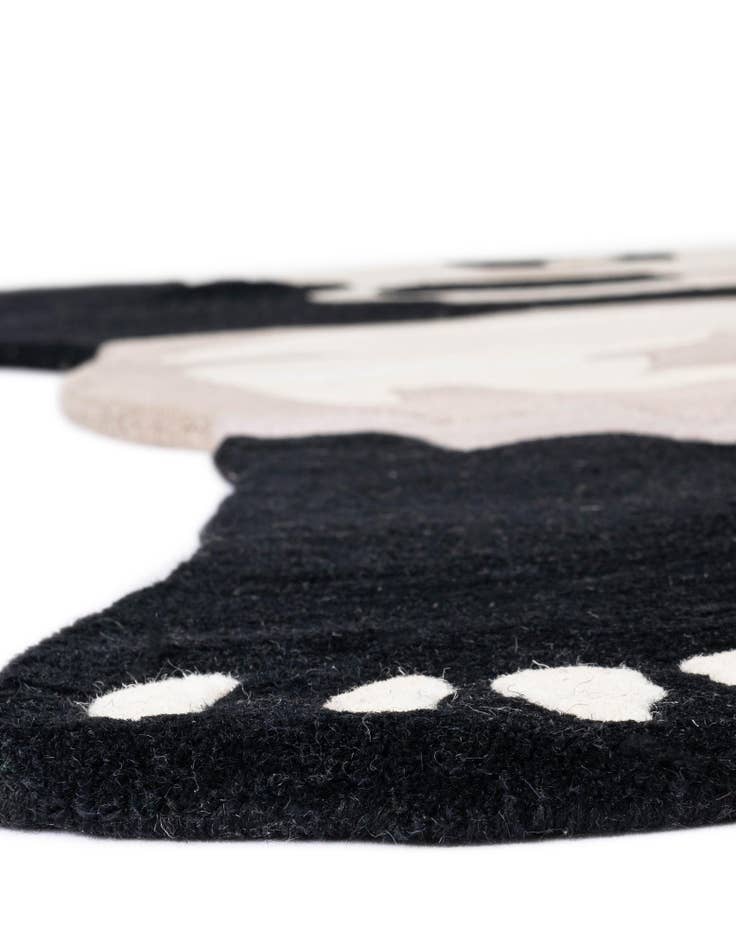 Detail image of 5' 1 x 7' 1 Playtime Kids Wool Freeform Rug