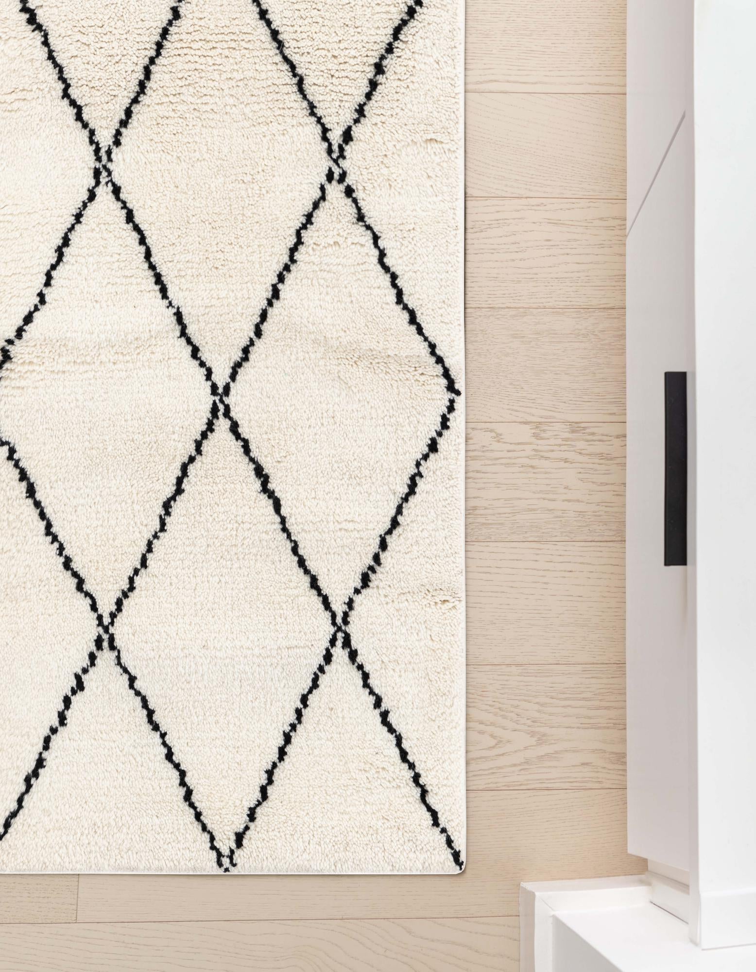 2' x 5' 1 Hand Knotted Safiya Moroccan Wool Runner Rug