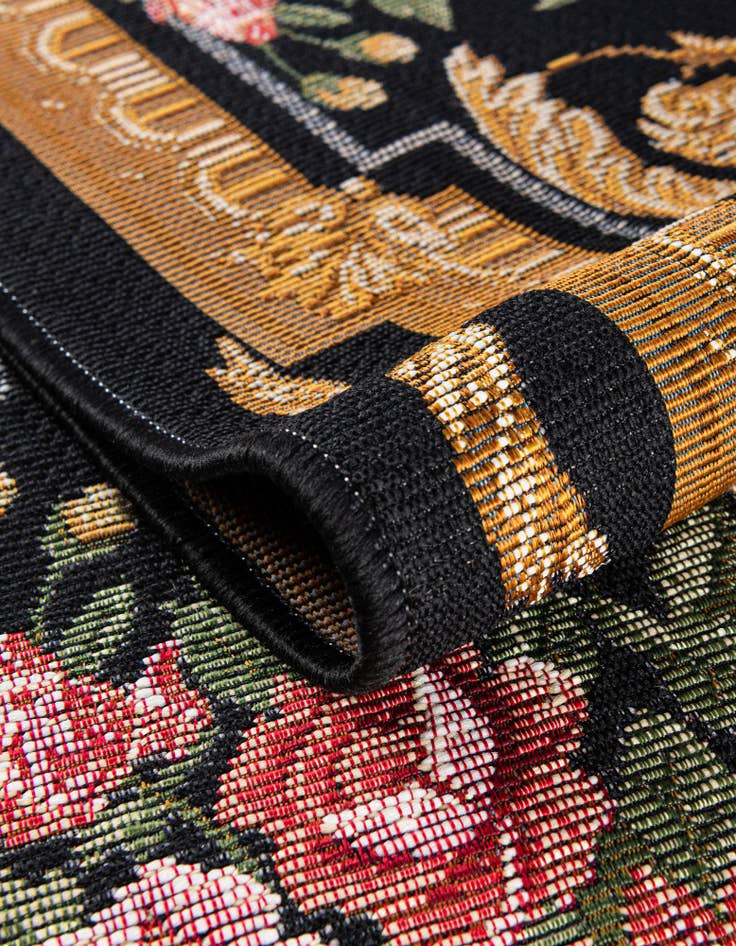 Detail image of 10' x 10'  Washable Traditional Indoor / Outdoor Square Rug