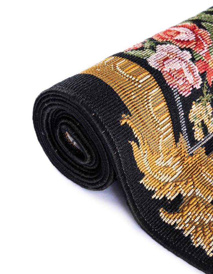 Detail image of 10' x 10'  Washable Traditional Indoor / Outdoor Square Rug