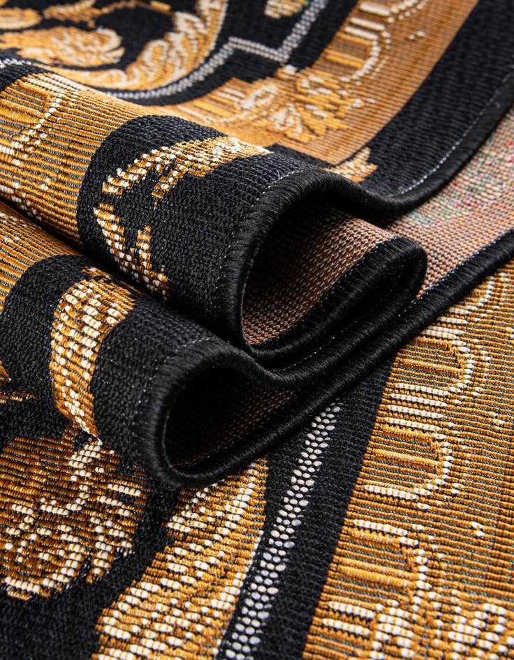 Detail image of 10' x 10'  Washable Traditional Indoor / Outdoor Square Rug