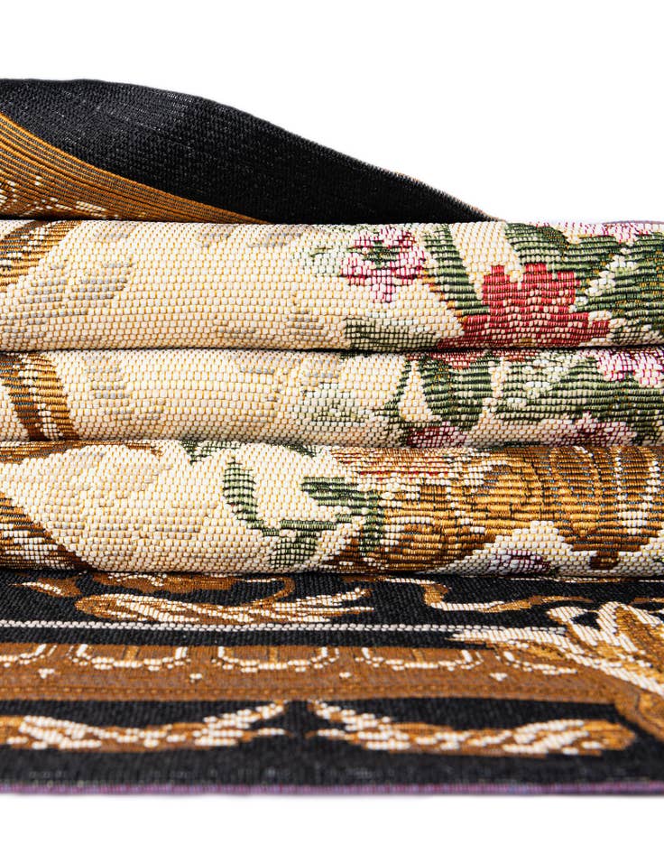 Detail image of 10' x 10'  Washable Traditional Indoor / Outdoor Square Rug