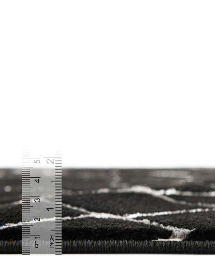 5' 3 x 7' Marilyn Monroe™ Glam Trellis Rug