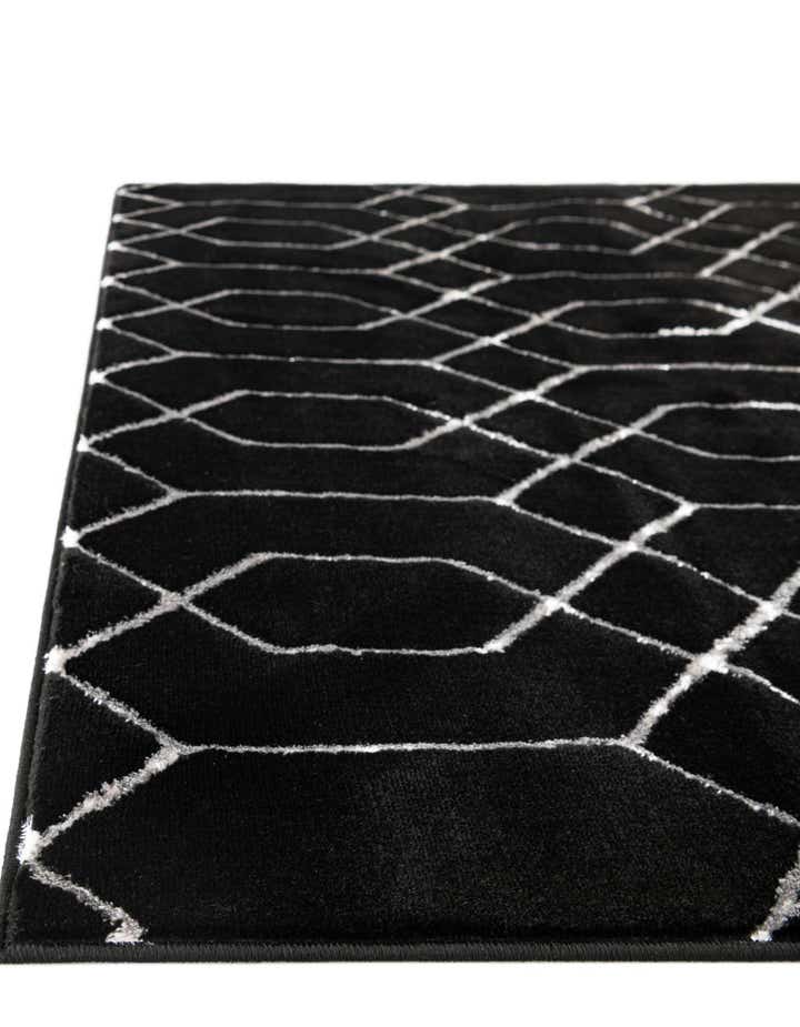 6' x 9' Marilyn Monroe™ Glam Trellis Rug
