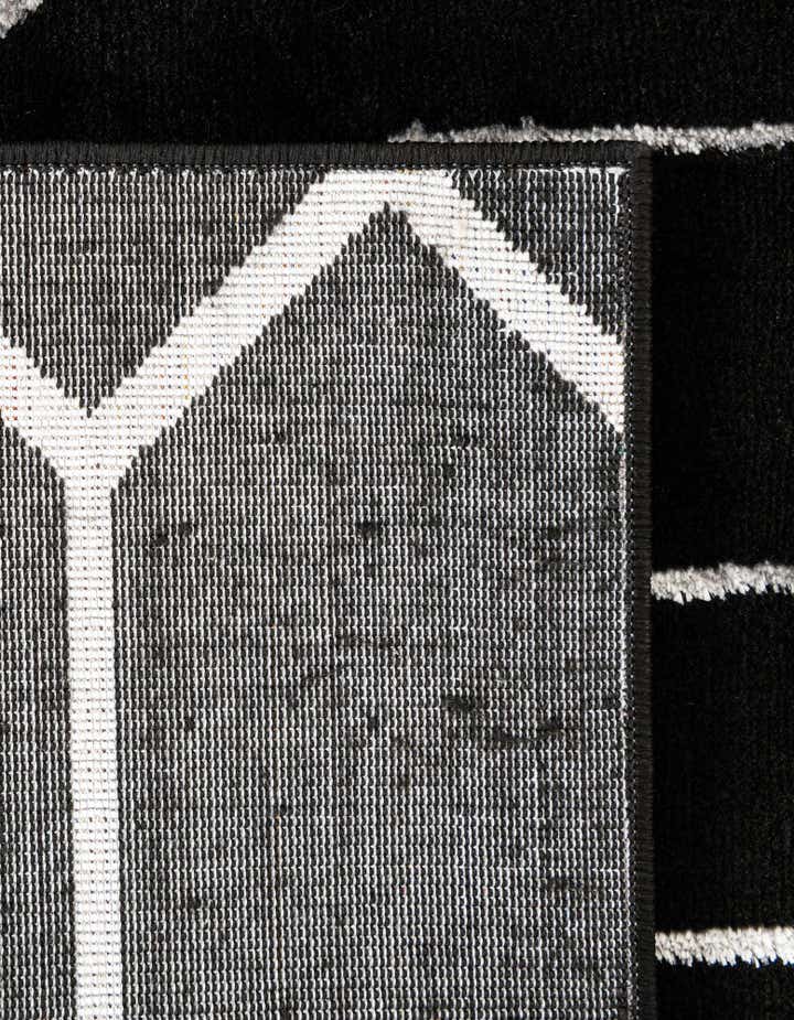 5' 3 x 7' Marilyn Monroe™ Glam Trellis Rug